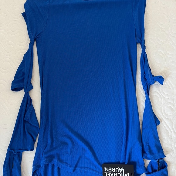 Revolve Top - Picture 2 of 3